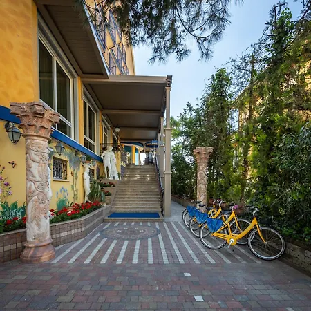 Отель Napoleon 4*