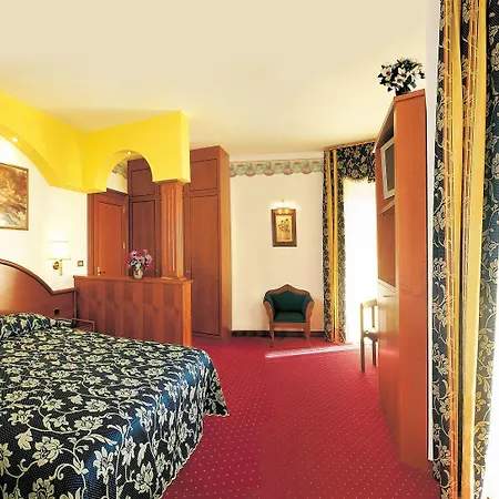 拿破仑酒店 4* 利多迪迪耶索洛