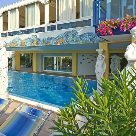 拿破仑酒店 酒店