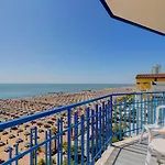 Отель Napoleon 4*