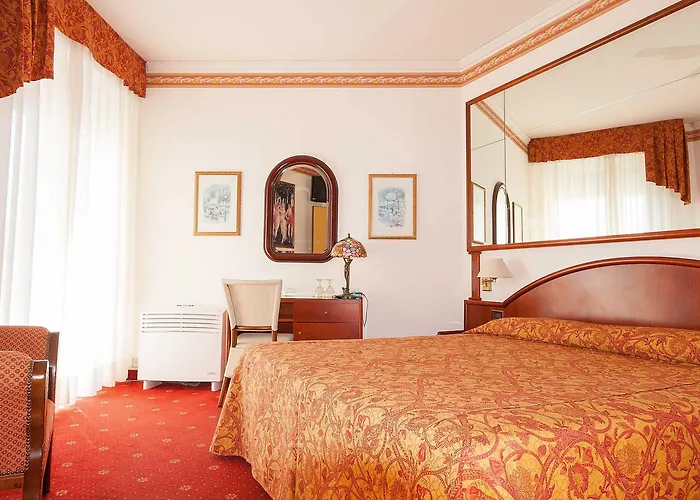 Hotel Napoleon 4*