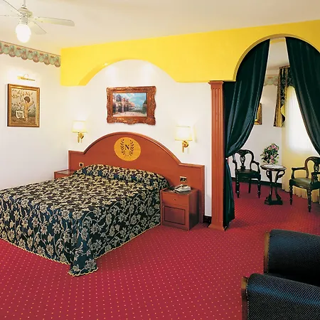 Hotel Napoleon 4*