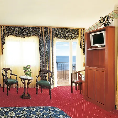 Hotel Napoleon 4*
